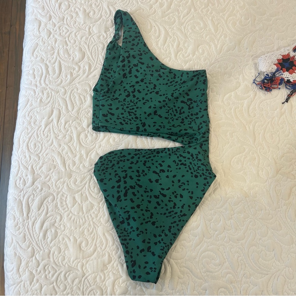 Skatie Green One-Piece Swimsuit - Picture 6 of 11